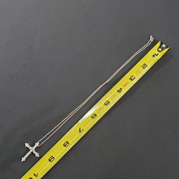 18" Sterling Silver Necklace CZ Cubic Zirconia Jeweled Studded 925 Cross Pendant - Picture 8 of 10